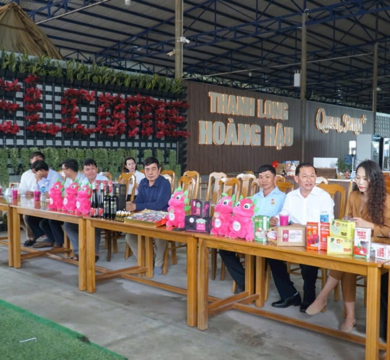 Đại tiệc Livestream Thanh long - Sáng kiến mang nông sản lên nền tảng số Đại tiệc Livestream Thanh long - Sáng kiến mang nông sản lên nền tảng số