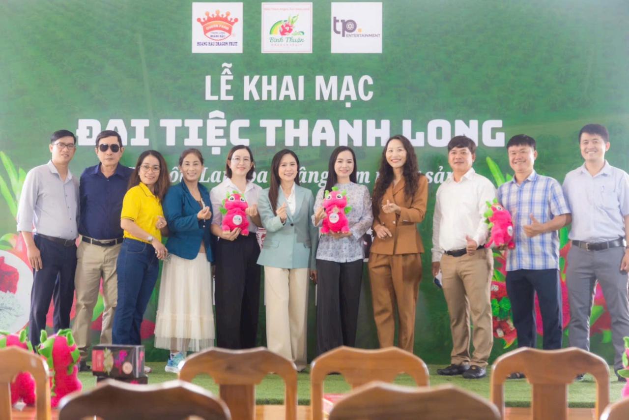 Đại tiệc Livestream Thanh long - Sáng kiến mang nông sản lên nền tảng số Đại tiệc Livestream Thanh long - Sáng kiến mang nông sản lên nền tảng số